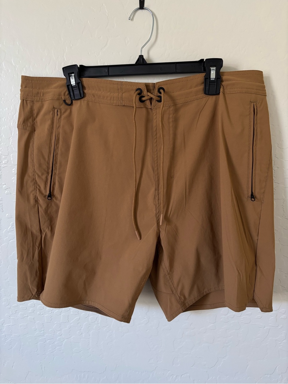 Men’s Roark Every Day Layover Traveler Shorts Size 38 Tan/brown Stretch NWT